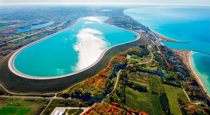Zbiornik górny elektrowni szczytowo-pompowej Ludington nad jeziorem Michigan. Fot. Consumers Energy.