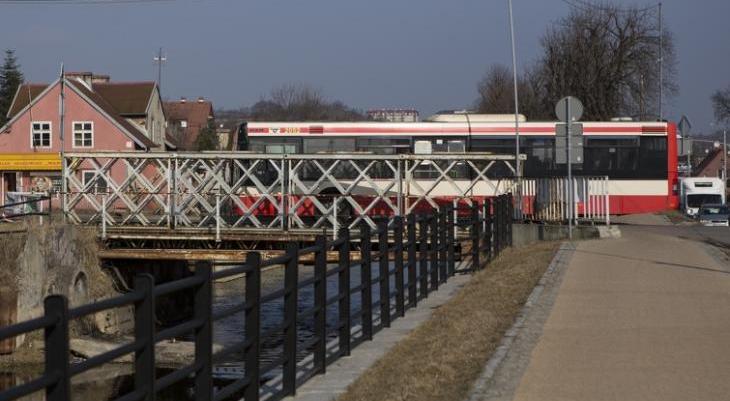 Istniejący most jest na tyle wąski, że ruch kołowy odbywa się na nim wahadłowo. Fot. Jerzy Pinkas/www.gdansk.pl