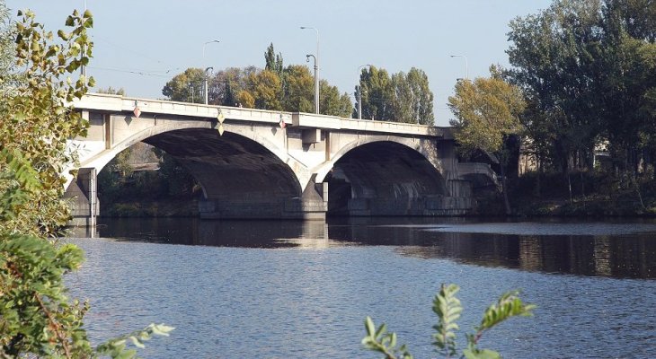W Pradze zamknięto ważny most. Chodzi o względy bezpieczeństwa. Fot. Wikipedia Commons