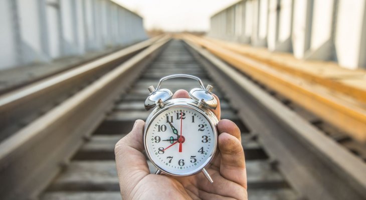 Pociągi przestaną się spóźniać? Fot. maradon/Shutterstock.com