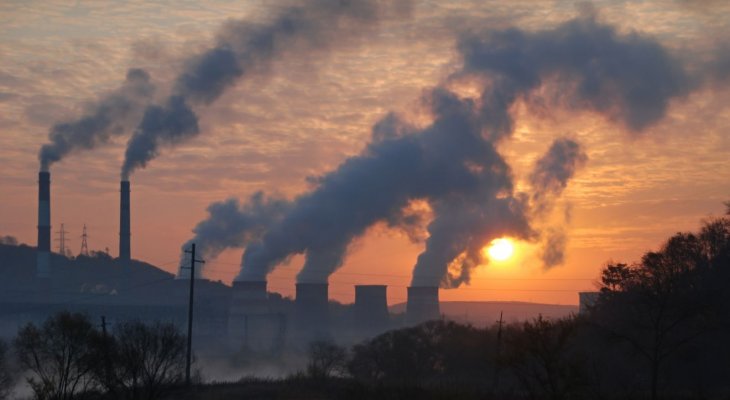 Dolny Śląsk: 160 mln zł na walkę ze smogiem i gospodarkę odpadami. Fot. Tatiana Grozetskaya/Shutterstock