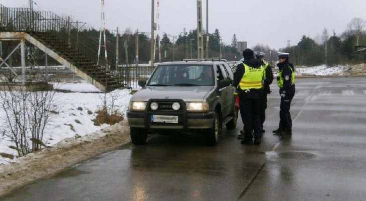 Akcja policji na przejazdach kolejowo-drogowych. Fot. PKP PLK