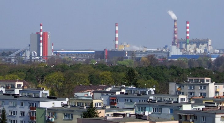 Energa i Enea zwiększają nakłady na budowę bloku w Elektrowni Ostrołęka. Fot. Pan SG / Wikipedia Commons