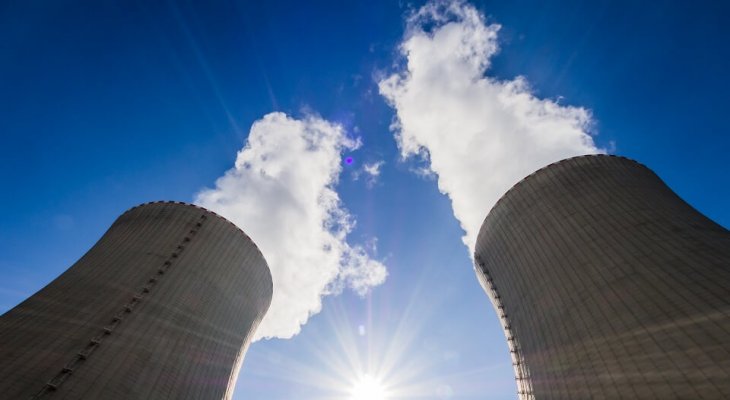 Z raportu OECD wynika, że koszt energii wytworzonej w elektrowni jądrowej może być tańszy niż wyprodukowany z odnawialnych źródeł. Fot. Petr Louzensky 