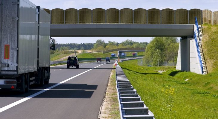 Już jesienią na autostradowej obwodnicy Poznania zaczną się duże utrudnienia; droga rozbudowywana będzie przy czynnej autostradzie. Fot. AWSA
