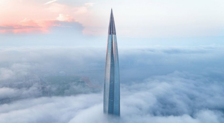 Lakhta Center, najwyższy wieżowiec w Europie, ma 462 m wysokości. Fot. Viktor Sukharukov/Twitter