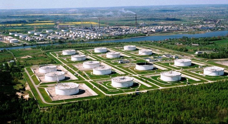 PERN S.A. to krajowy lider logistyki naftowej. Zajmuje się eksploatacją sieci rurociągów transportujących rosyjską ropę naftową dla największych producentów paliw w Polsce oraz w Niemczech. Fot. PERN