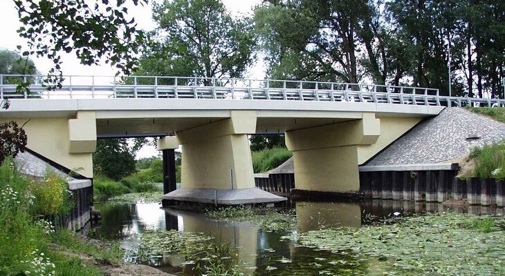 Most przez rzekę Krępiel w miejscowości Gogolewo w ciągu drogi krajowej nr 20. Fot. GDDKiA