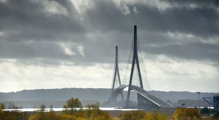 Jaki jest stan autostradowych obiektów mostowych we Francji? Fot. joeborg/Shutterstock