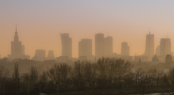 Warszawa w smogu. Fot. Mateusz Skoneczny/Shutterstock