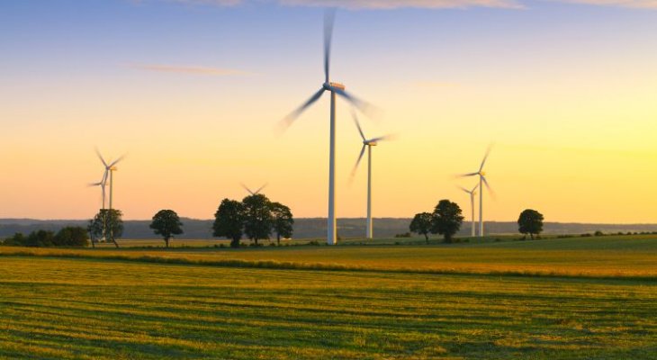 W aukcjach rynku mocy najlepiej radzą sobie farmy wiatrowe. Fot. gkrphoto/Adobe Stock