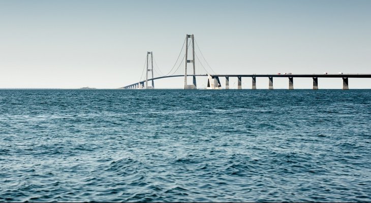 Storebæltsbroen w Danii. Fot. openlines.de / Adobe Stock