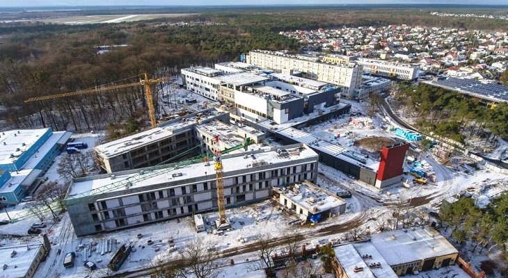 Budowa szpitala w Toruniu. Fot. Sky Drone Studio, źródło: budujemyszpital.pl