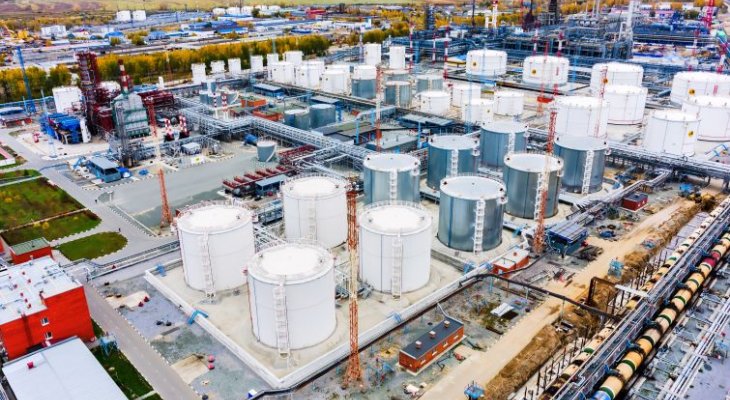 Rafineria ropy naftowej w Tiumeniu. Fot. Aikon/Adobe Stock