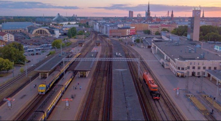Stacja kolejowa w Rydze. Fot. ingusk/Adobe Stock