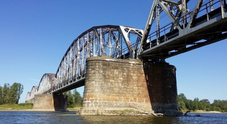 Most przez Wisłę w Górze Kalwarii. Fot. PKP PLK