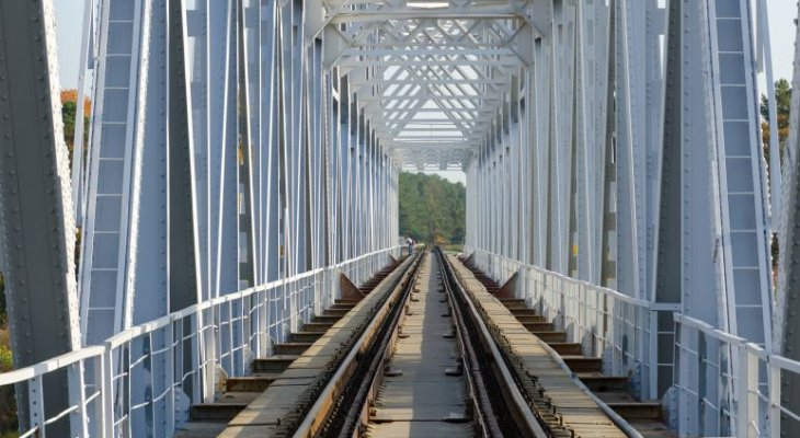Białoruski most kolejowy. Fot. olga355/Adobe Stock