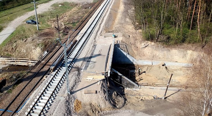 Fragment linii kolejowej E30 Kraków–Podłęże. Fot. PKP PLK