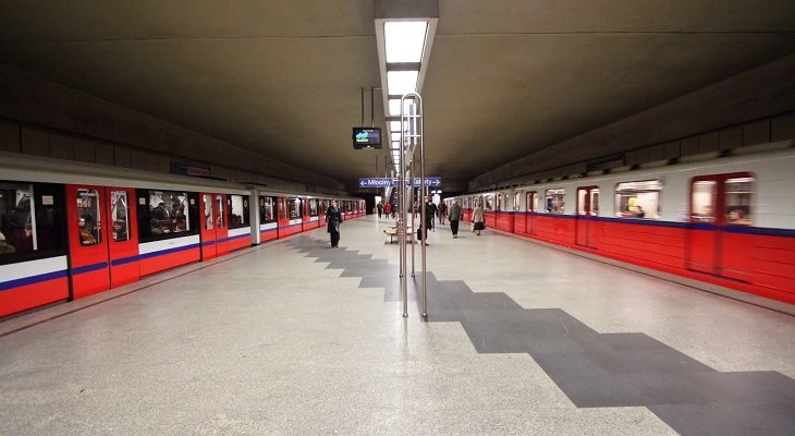 Stacja Politechnika (I linia metra w Warszawie). Fot. Lvova Anastasiya / Wikipedia Commons
