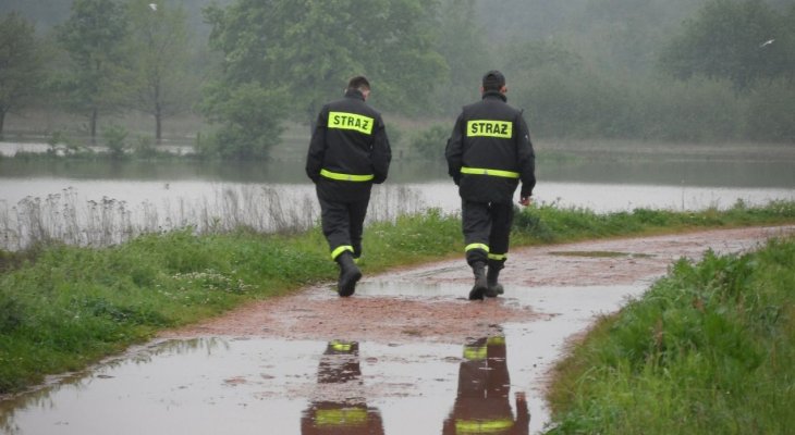 Strażacy usuwają szkody po nawałnicach. Fot. Urząd Marszałkowski Województwa Małopolskiego