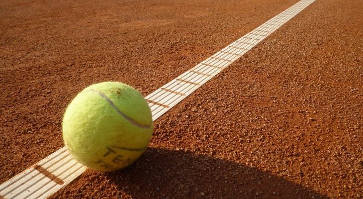 Tenis jest uważany za grę prestiżową. Fot. pixabay.com