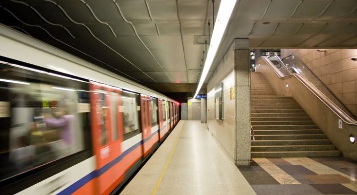 Powstaną dwie nowe stacje I linii metra. Fot. Marcin Chodorowski/Adobe Stock