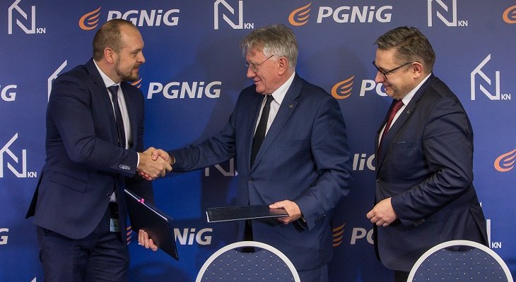 Od lewej: Darius Šilenskis (CEO KN), Piotr Woźniak (prezes PGNiG) oraz Maciej Woźniak (wiceprezes PGNiG ds. handlowych). Fot. PGNiG