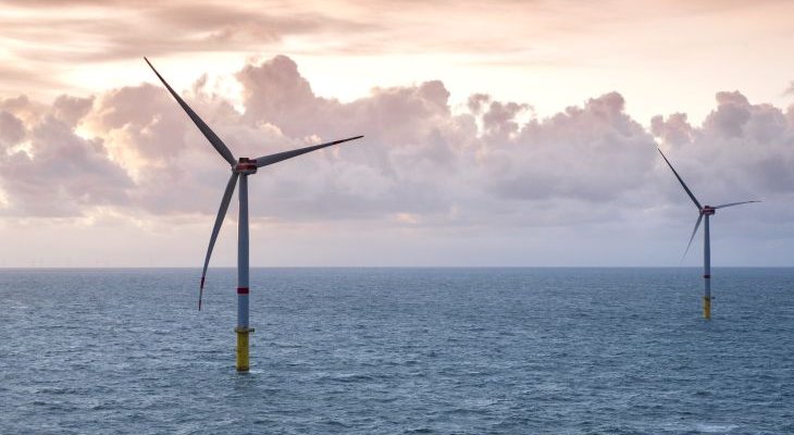 Turbiny wiatrowe na morzu. Fot. Riccardomojana/Adobe Stock