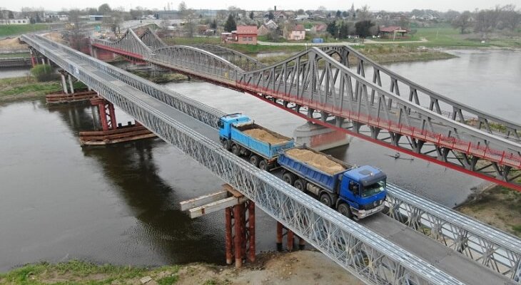Próbne obciążenie mostu w Ścinawie. Fot. GDDKiA