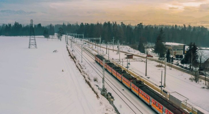 Pociąg na trasie Chabówka–Zakopane. Fot. Łukasz Hachuła/PKP PLK