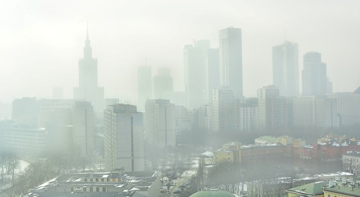 Smog w Warszawie. Fot. Martyn Adobe Stock