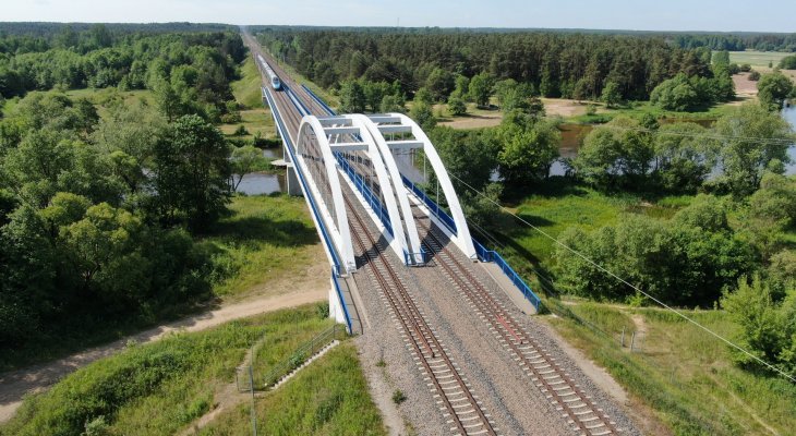 Most kolejowy nad Pilicą - Centralna Magistrala Kolejowa - fot. A. Lewandowski /  PKP PLK