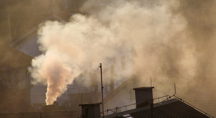 Smog. Fot. zoranlino/Adobe Stock