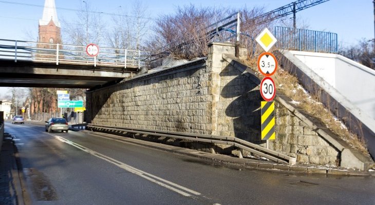 Jednotorowy wiadukt w Katowicach zostanie rozebrany. Fot. Szymon Grochowski/PKP PLK