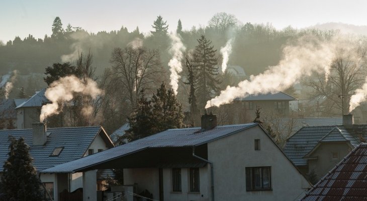 Smog z węglowych odpadów szkodzi zdrowiu. Fot. matousekfoto/Adobe Stock