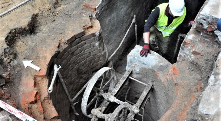 Studnia odkryta podczas przebudowy placu Wolności. Fot. lodz.pl