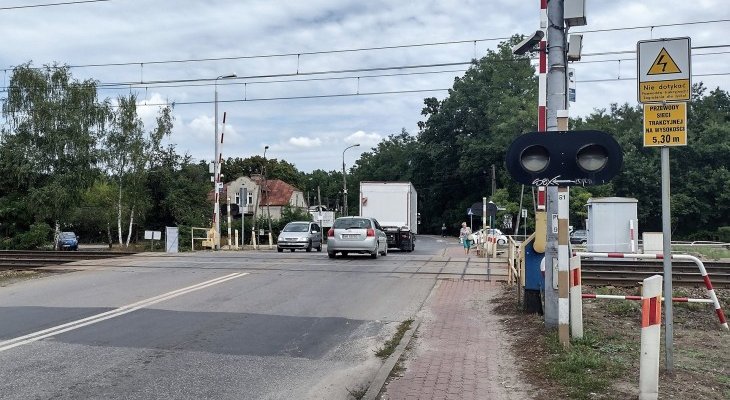 Przejazd kolejowo-drogowy w Sulejówku zostanie zastąpiony tunelem. Fot. Anna Szczygieł/PKP PLK