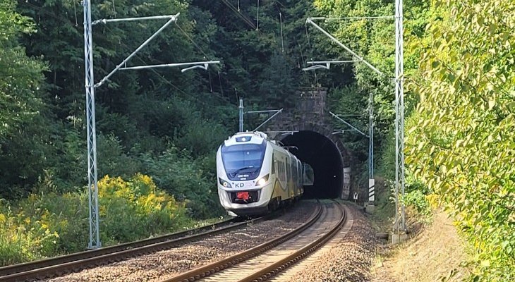 Tunel na linii Wrocław–Jelenia Góra czeka przebudowa z użyciem nowoczesnej technologii. Fot. Mirosław Siemieniec/PKP PLK