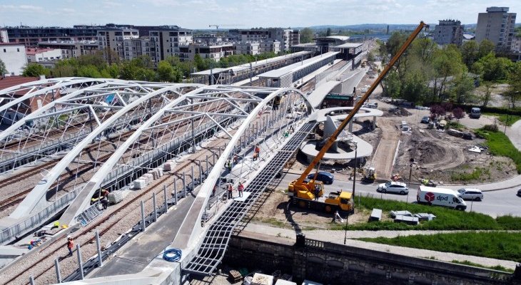 Dobiega końca budowa mostu kolejowego nad Wisłą w Krakowie. Fot. Piotr Hamarnik/PKP PLK