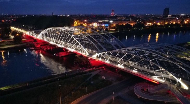 Most kolejowy nad Wisłą w Krakowie. Fot. Piotr Hamarnik/PKP PLK