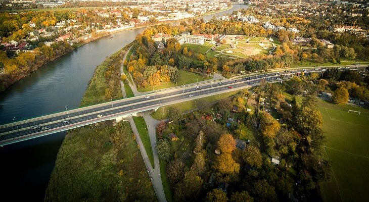 Most Zwierzyniecki w Krakowie. Fot. DRONE QUEST/Adobe Stock