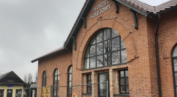 Dworzec kolejowy w Zduńskiej Woli. Fot. Szymon Jurkiewicz/PKP PLK