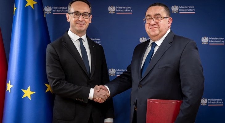 Minister infrastruktury Dariusz Klimczak i Janusz Bohatkiewicz, dyrektor IBDiM. Fot. MI