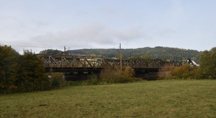 Most kolejowy nad Bobrem między Marciszowem a Sędzisławem. Fot. M. Dobosiewicz/PKP PLK