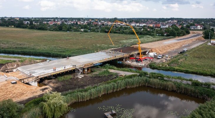 Budowa mostu nad Krzną w Białej Podlaskiej. Fot. Nowak-Mosty