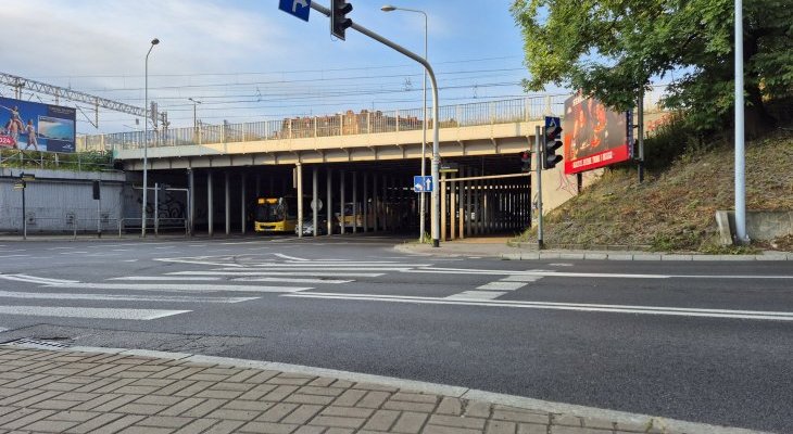 Katowice. Wiadukt kolejowy nad ul. Mikołowską. Fot. PKP PLK