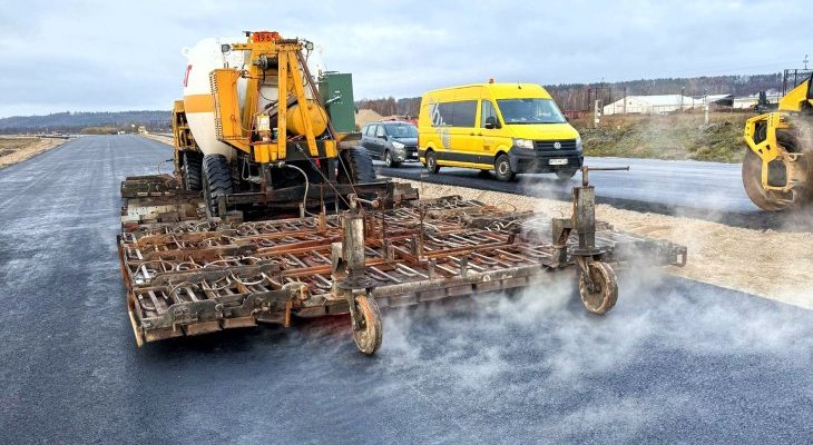 Nagrzewnica na budowie drogi ekspresowej S6. Fot. GDDKiA