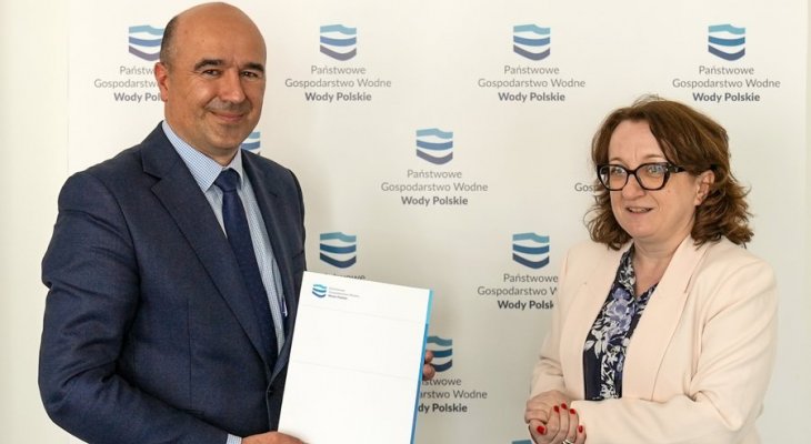 Stanisław Longawa oraz prezes Wód Polskich Joanna Kopczyńska. Fot. Wody Polskie