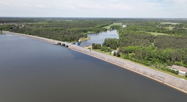 Zapora zbiornika wodnego Sulejów. Fot. Wody Polskie