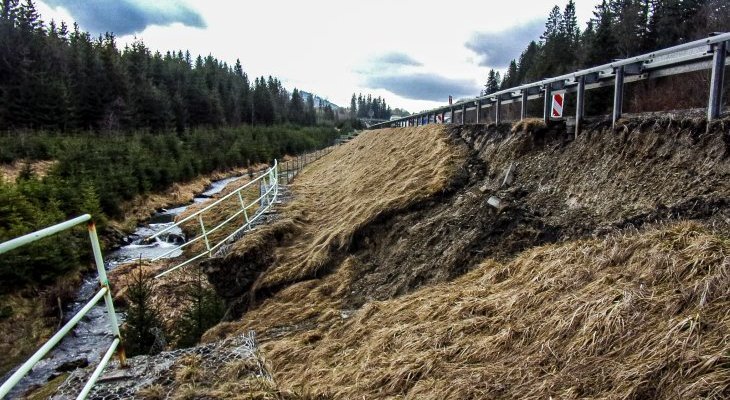 Osuwisko drogi ekspresowej S1. Fot. GDDKiA